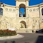 Juno's Cagliari